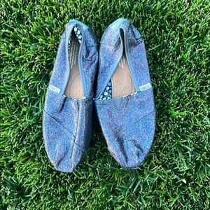 Glitter Tom’s